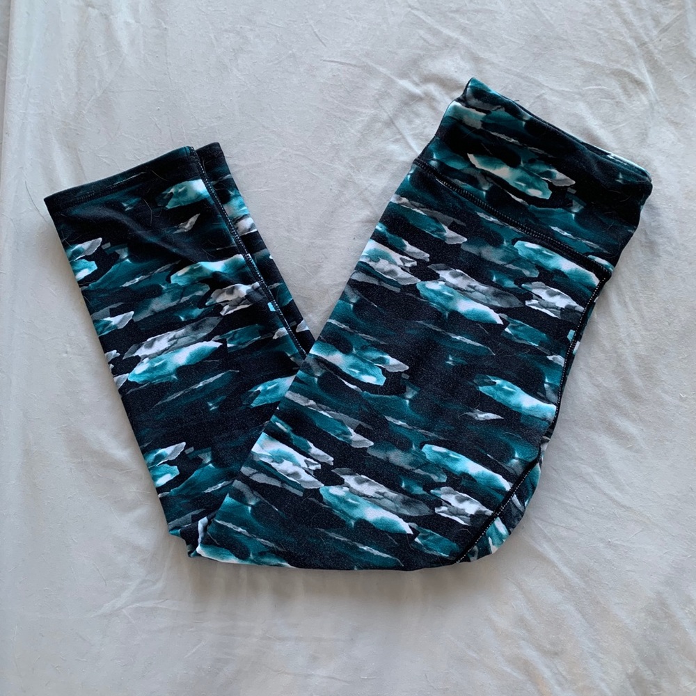 Fabletics Capri Leggings Size S